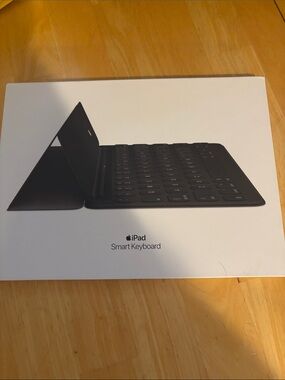 Apple iPad Smart Keyboard Folio - Black